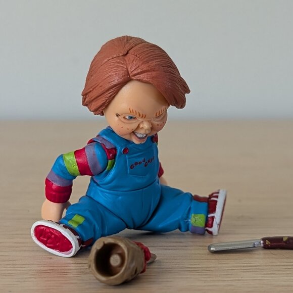 Childs Play Chucky GASHAPON T-Arts - Takara Tomi Arts Capsule Toy - Picture 5 of 6